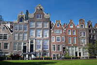 17th century houses along the Begijnhof in Amsterdam