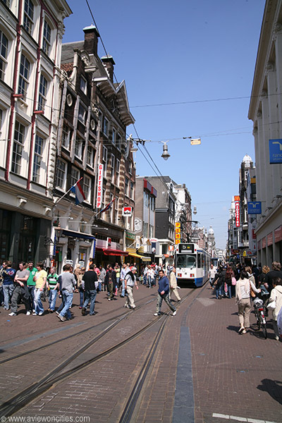 http://www.aviewoncities.com/img/amsterdam/kvenl0189s.jpg