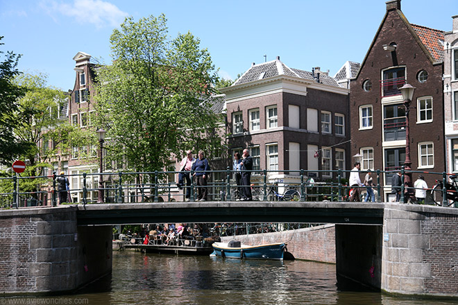 Elegantiersgracht seen from Prinsengracht