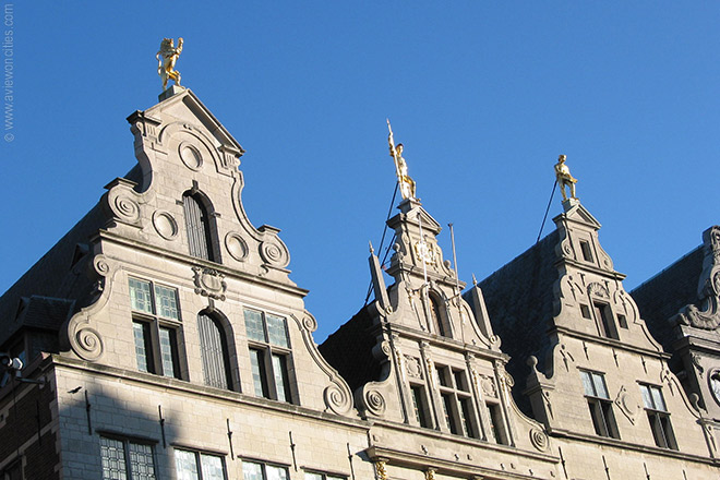 Rooftop statues, Antwerp