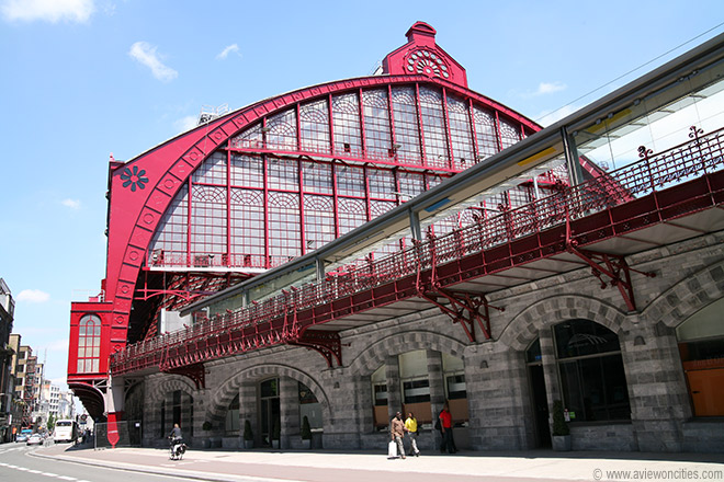 Central Station seen from Pelikaanstraat