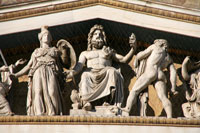 Tympanon der Akademie von Athen in Griechenland