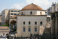 Tzistrarakis-moskee, Monastirakiplein