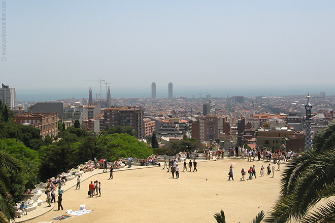 A view over Barcelona from the Parc Gu�ll