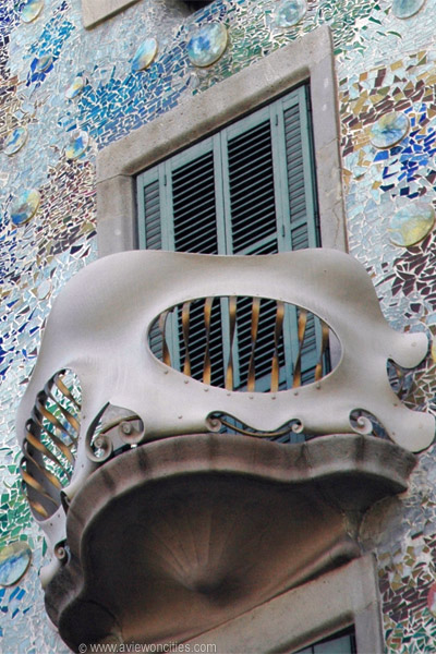 Casa Batll� balcony