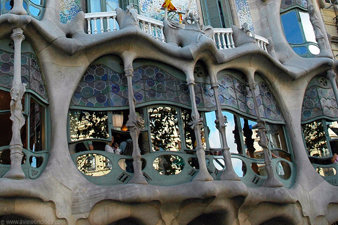 Casa Batll� window