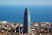 Torre Agbar torent uit over Barcelona
