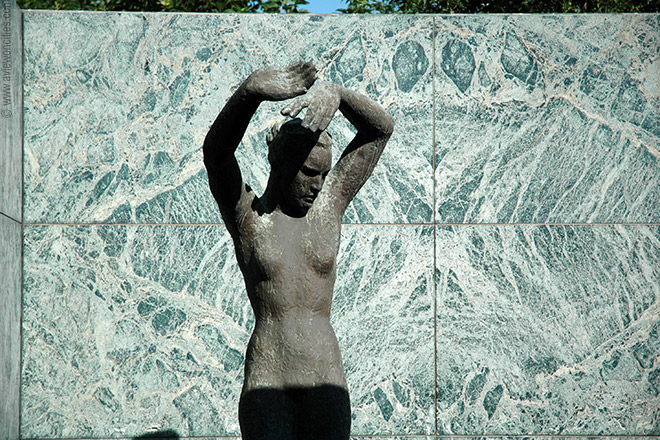 Georg Kolbe statue