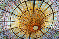 De lichtkoepel van het Palau de la Musica Catalana in Barcelona