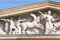 Tympan, Neue Wache