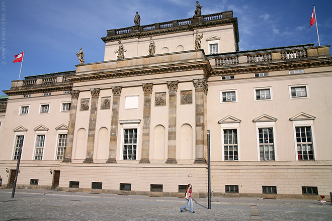StaatsOper, Bebelplatz