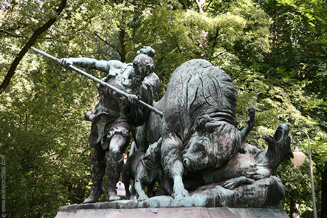 Statue in Tiergarten