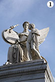 Nike instructs the boy in heroic history