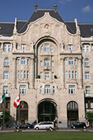 Voorgevel van het Gresham Paleis