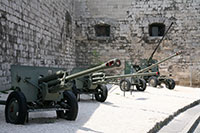 Artillerie aan de citadel in Boedapest