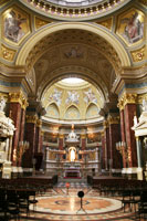 Hauptschiff der St.-Stephans-Basilika