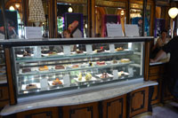 Café Gerbeaud, Vitrine met gebak
