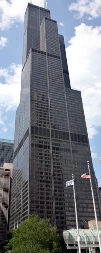 Willis Tower seen from the street, Chicago