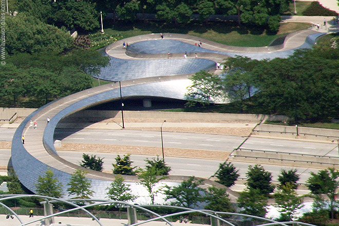 Footbridge seen from Sears Tower, Chicago