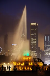 Buckingham Fountain at night