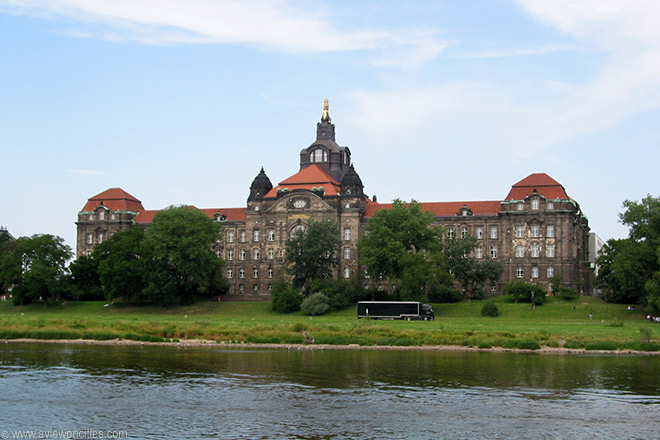 Landesregierung building