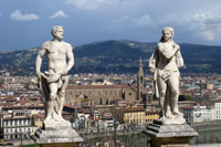 Statuen im Giardino Bardini