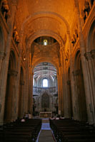 La nef principale de la Cathédrale Sé à Lisbonne