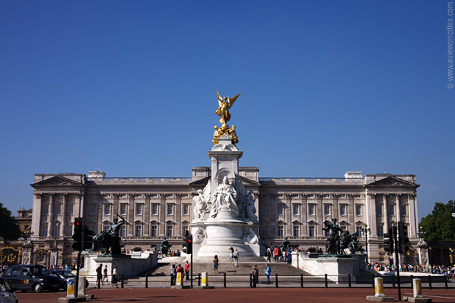 Victoria Monument London