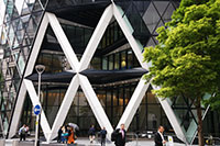 De Gherkin op straatniveau