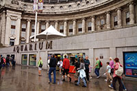 Ingang van het aquarium in County Hall, Londen