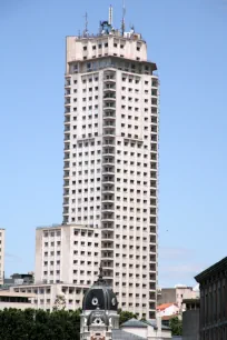 Torre de Madrid, Plaza de España