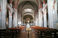 Het middenschip van de Sant Ambrogio kerk in Milaan