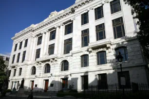 Front façade of the Louisiana Supreme Court Building in New Orleans