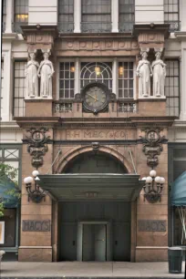 Macy's New York - entrance