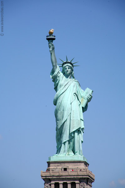 Statue  Liberty on Statue Of Liberty   Statue Of Liberty Pictures