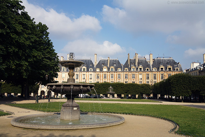 Fountain, Place des Vosges