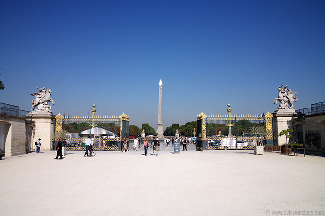 Tuileries laugh