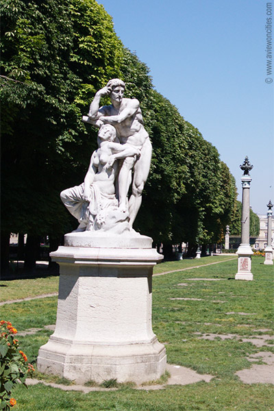 Statue in the Jardins de l'Observatoire, Paris