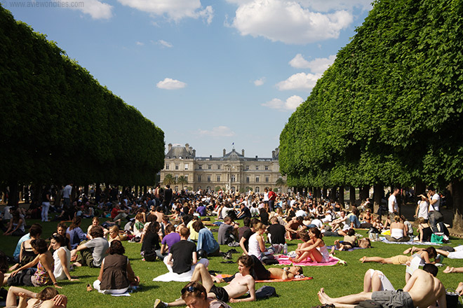 A sunny day in the Jardin du Luxembourg