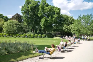 Relaxing in the Jardin du Luxembourg