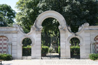 Cimetière des Chiens entrance, Paris