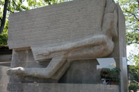 Tomb of Oscar Wilde, Père-Lachaise cemetery