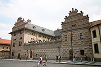 Voorgevel van het Schwarzenbergpaleis in Praag