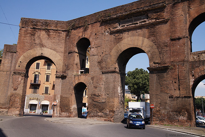 Aqueduct In Rome. Rome Homepage