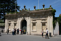 Poort van de Villa del Priorato di Malta, Aventijnse heuvel