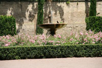 Brunnen im Garten der Villa Farnesina in Rom