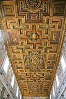 Die Decke der Santa Maria in Aracoeli Kirche in Rom