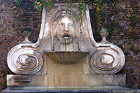 Fontana del Mascherone, Via Giulia