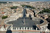 La place Saint-Pierre vue depuis la Basilique Saint-Pierre au Vatican
