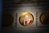 Een van de tondi in Sint-Paulus buiten de Muren in Rome